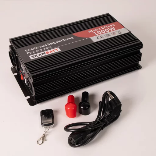 SKANBATT Inverter 12V 1000W Ren Sinus med Nettprioritering og Trådløs Fjernkontroll
