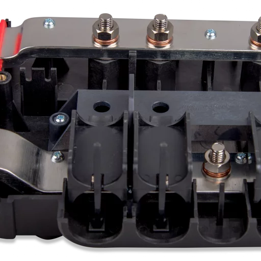 VICTRON Lynx Power In (M8)