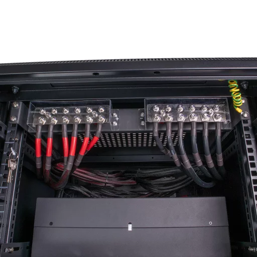 SKANBATT Kabinett/batteriskap for lithium rackmoduler 3U