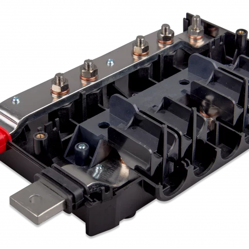 VICTRON Lynx Power In (M8)