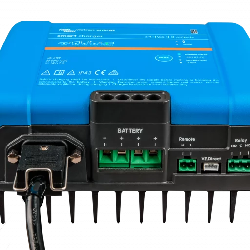 VICTRON Phoenix Smart IP43 Batterilader 24V 25A 3-kanaler 120-240V