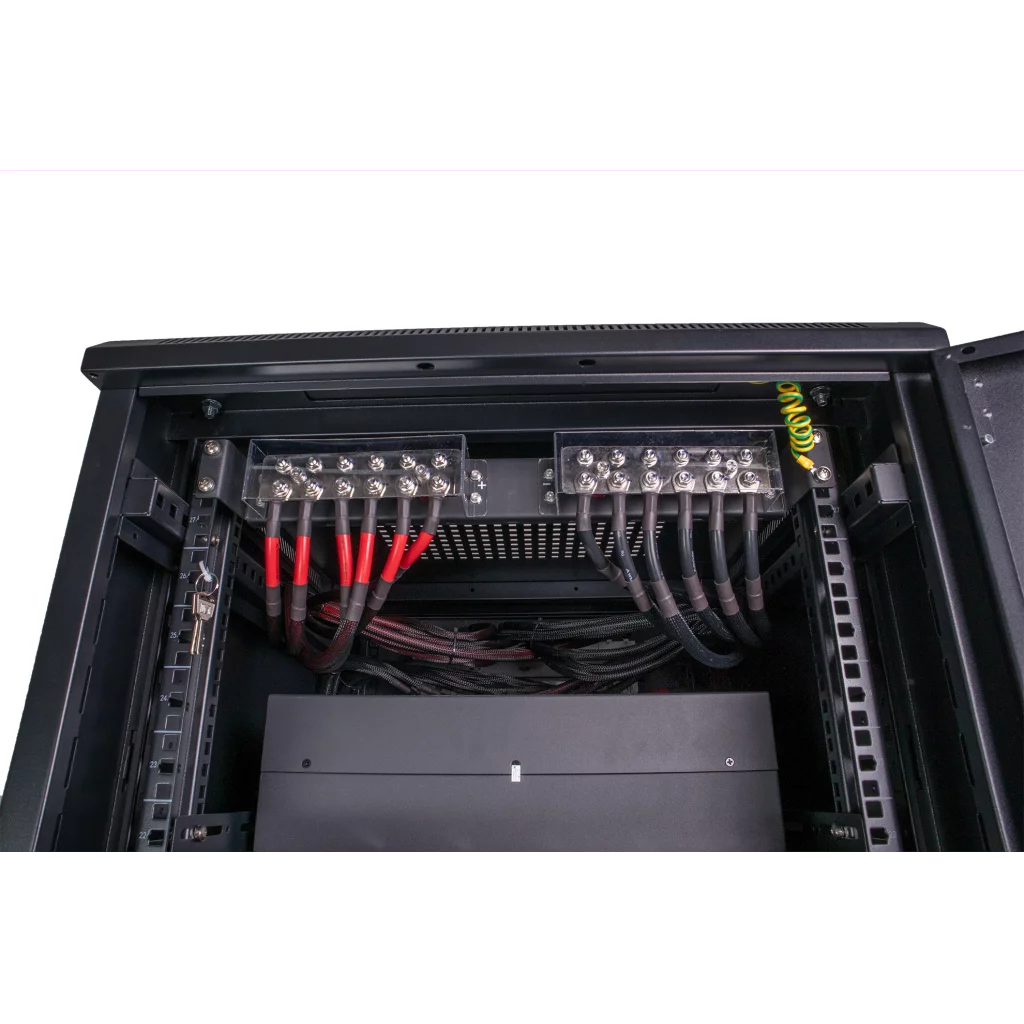 SKANBATT Kabinett/batteriskap for lithium rackmoduler 3U