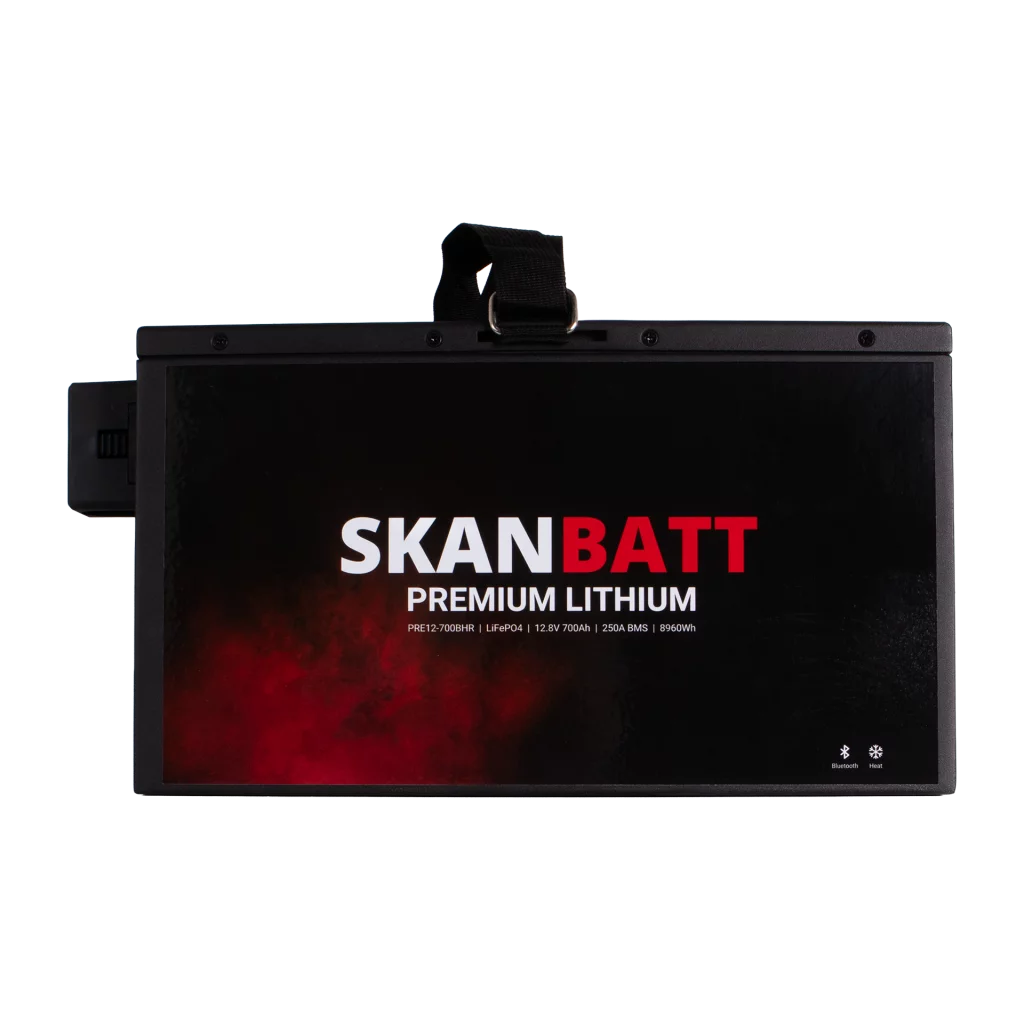 SKANBATT Premium Lithium - 12V 700Ah 250A BMS - 380x360x220mm - Bluetooth - Heat - 8 Års garanti - "Under setet" modell